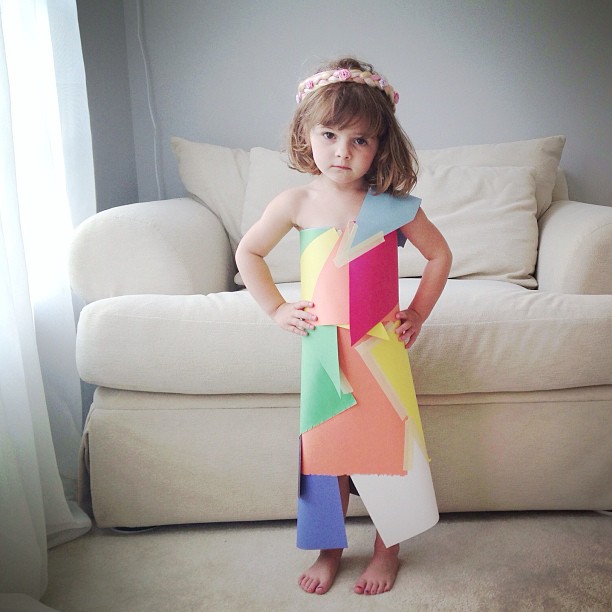 4-year-old-girl-paper-dresses-2sisters-angie-mayhem-2